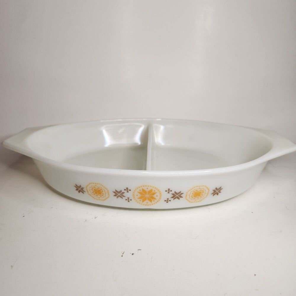 Vintage‎ PYREX Town & Country 1.5 Quart Divided Casserole Dish